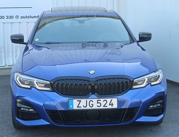 BMW 330e 3 of 27