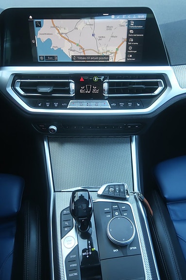 BMW 330e 15 of 27