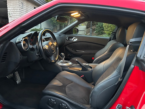 Nissan 370z 4 of 5
