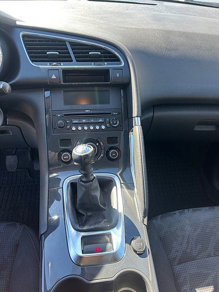 Peugeot 3008 13 of 27