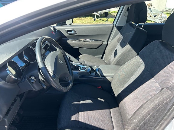 Peugeot 3008 12 of 27
