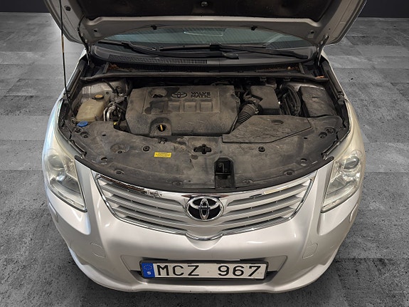 Toyota Avensis 9 of 22
