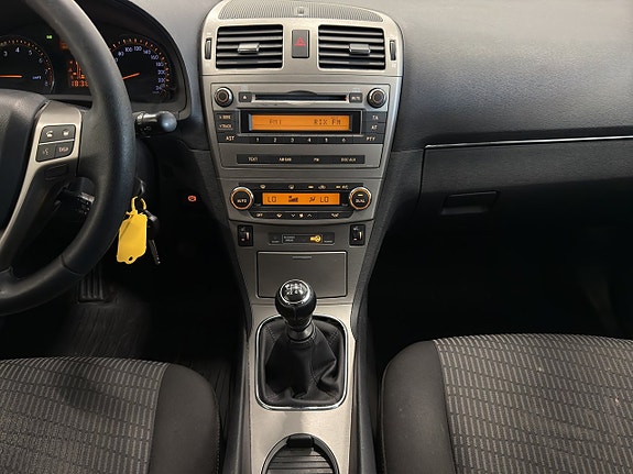 Toyota Avensis 16 of 22