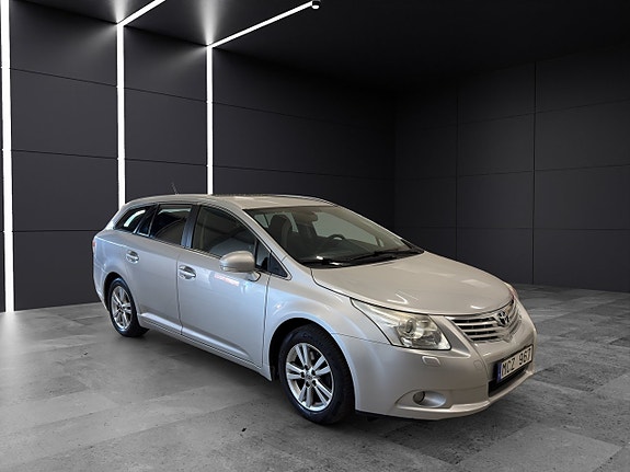 Toyota Avensis 8 of 22
