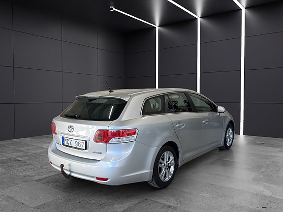 Toyota Avensis 6 of 22