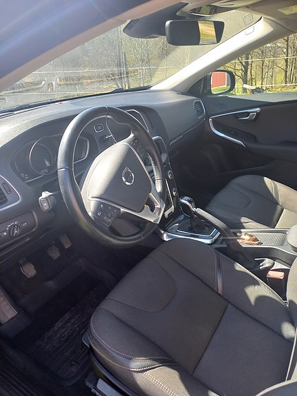 Volvo V40 Cross Country 6 of 8