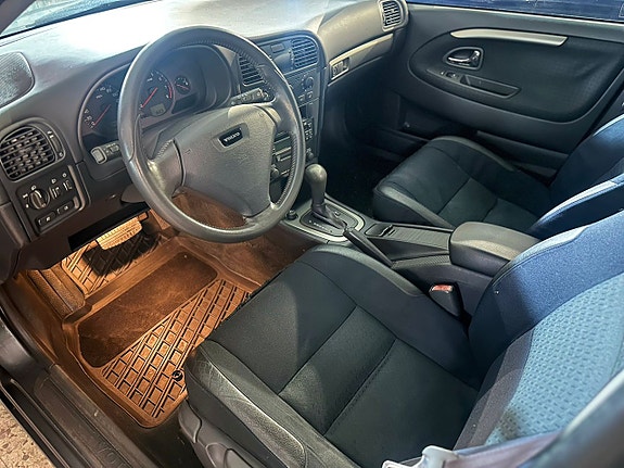 Volvo V40 7 of 10