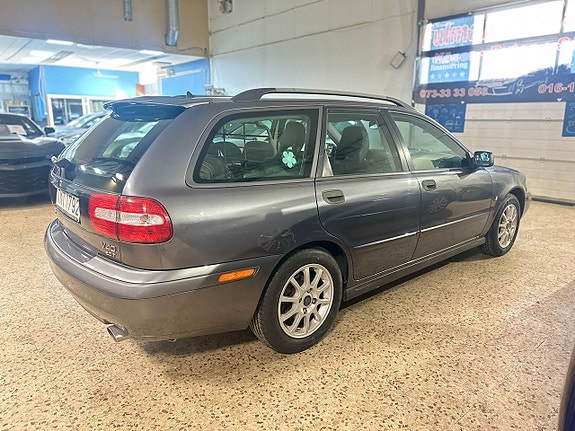 Volvo V40 5 of 5