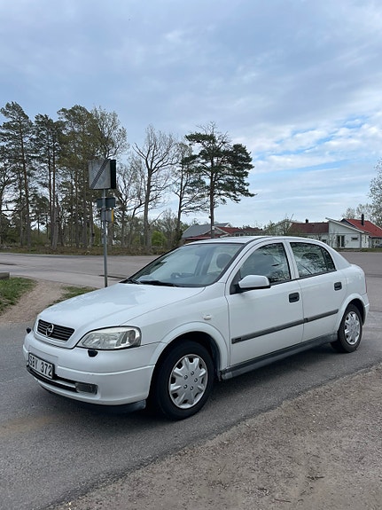 Opel Astra 2 of 5