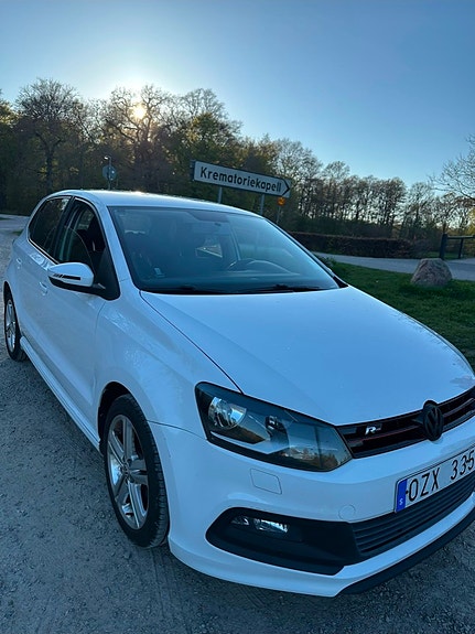 Volkswagen Polo 2 of 5