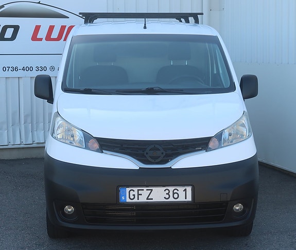 Nissan NV200 3 of 5