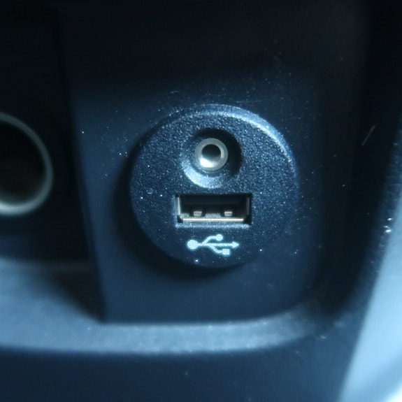 Nissan NV200 2 of 5