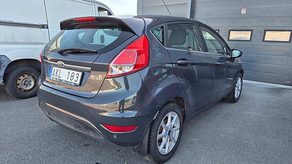 Ford Fiesta 7 of 9