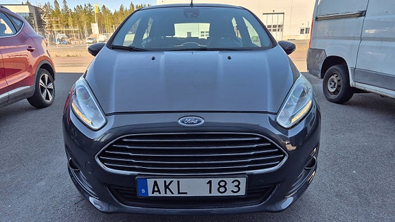 Ford Fiesta 3 of 5