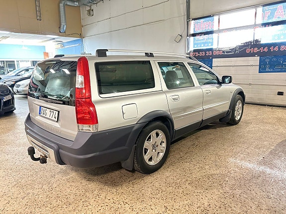 Volvo XC70 4 of 5