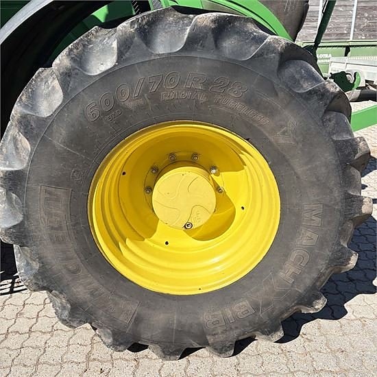 John Deere 6215R 28 of 29
