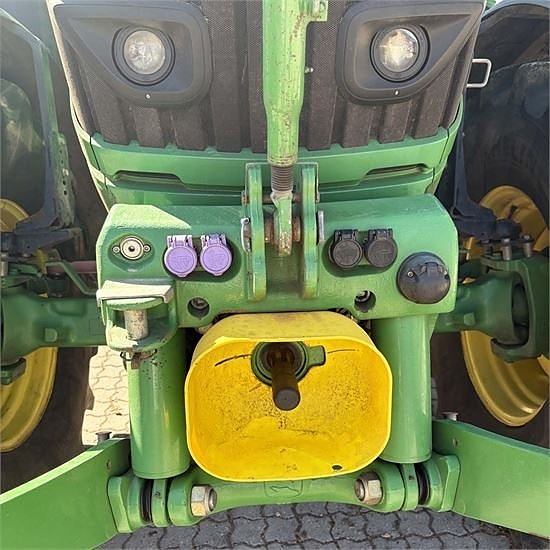 John Deere 6215R 4 of 29