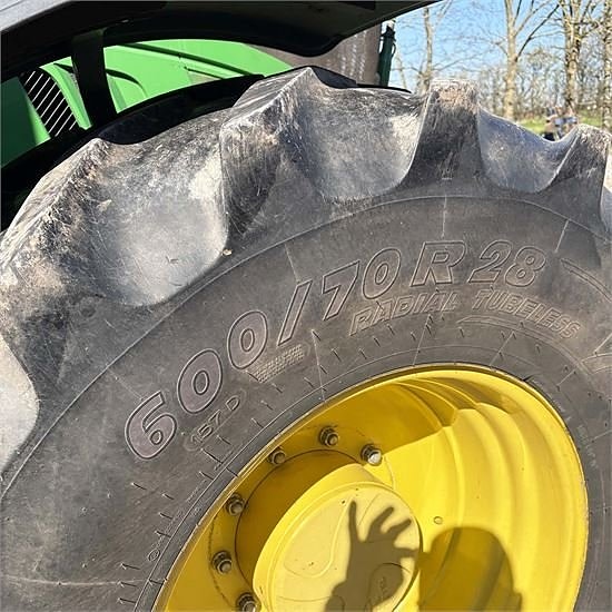 John Deere 6215R 24 of 29