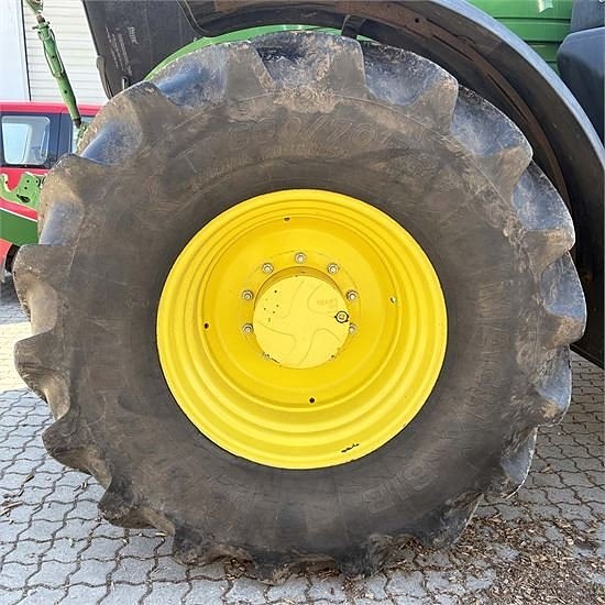 John Deere 6215R 26 of 29