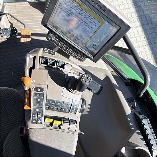 John Deere 6215R 12 of 29