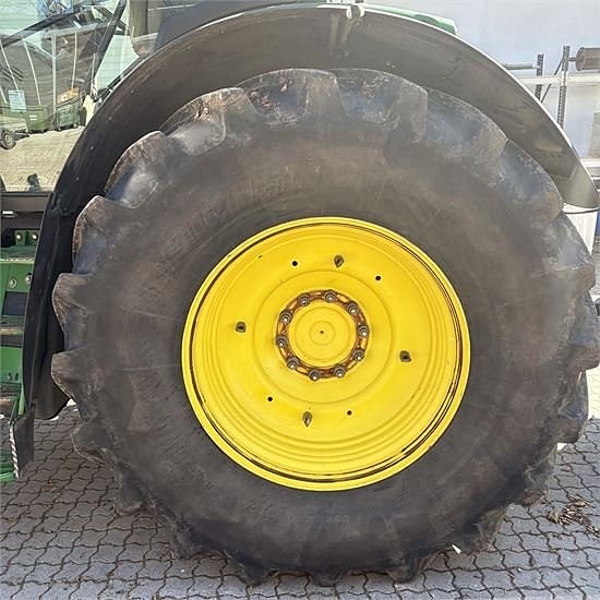 John Deere 6215R 27 of 29