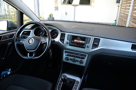 Volkswagen Golf Sportsvan 4 of 5