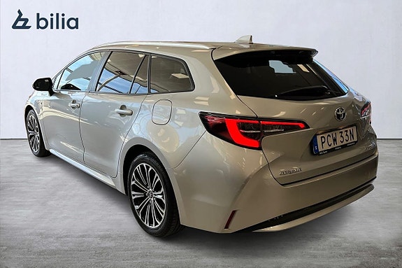 Toyota Corolla 2 of 5