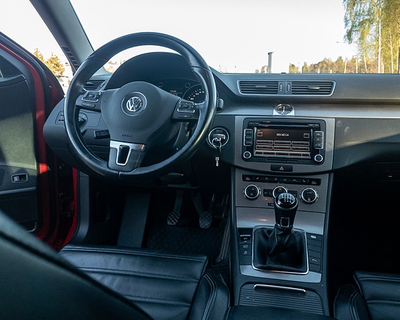 Volkswagen Passat 3 of 5