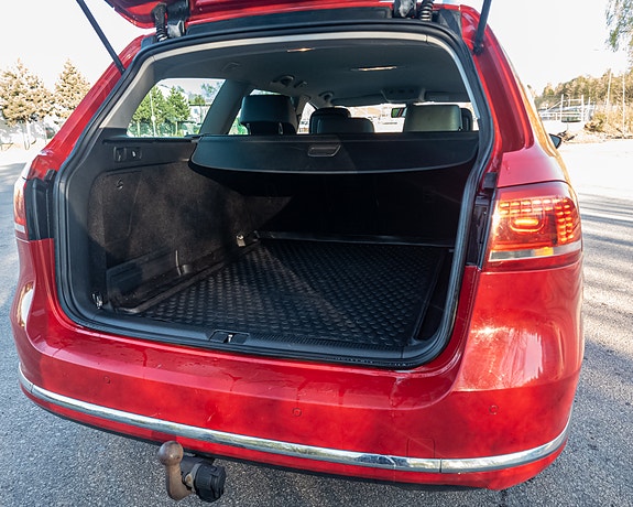 Volkswagen Passat 2 of 5