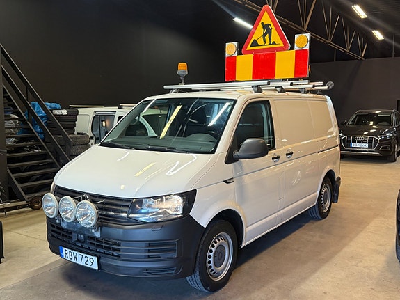 Volkswagen Transporter 3 of 5