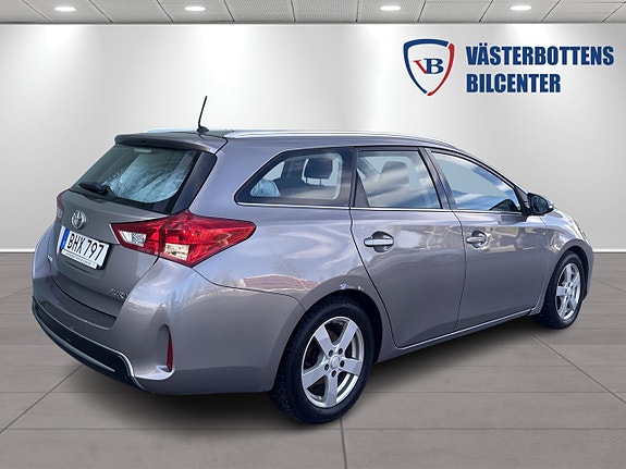 Toyota Auris 3 of 11