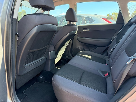 Hyundai i30 4 of 4