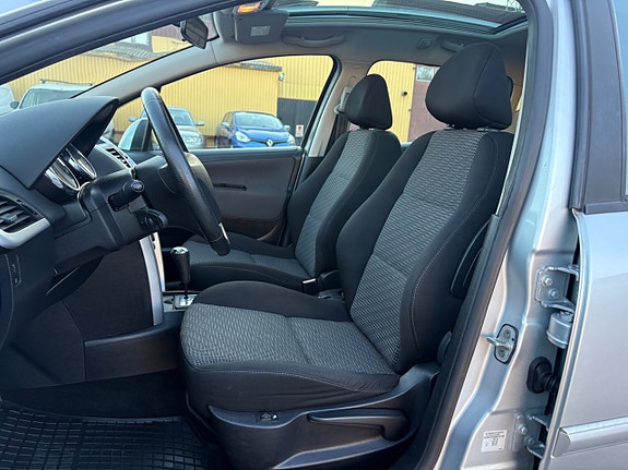 Peugeot 207 SW 10 of 15