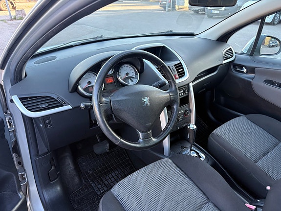 Peugeot 207 SW 9 of 15