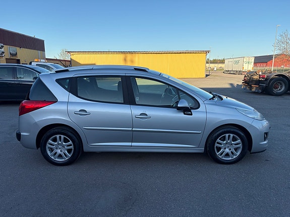 Peugeot 207 SW 4 of 5
