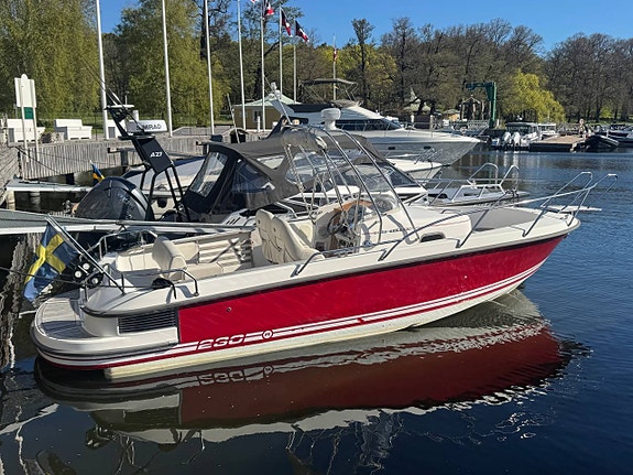 Nimbus 230 R | 2004 | Volvo Penta 5,0 GXI