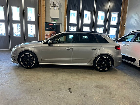 Audi S3 4 of 5
