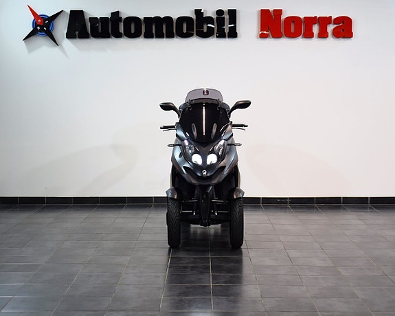 Quadro 4 Automat Får köras på B-körkort Nyservad Låga mil 5 of 5