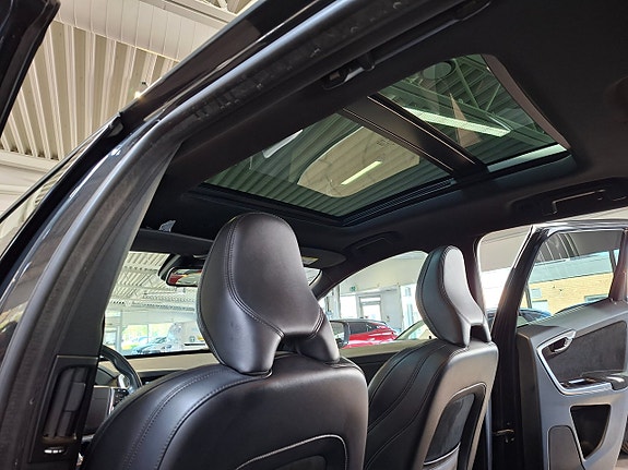 Volvo XC60 14 of 23