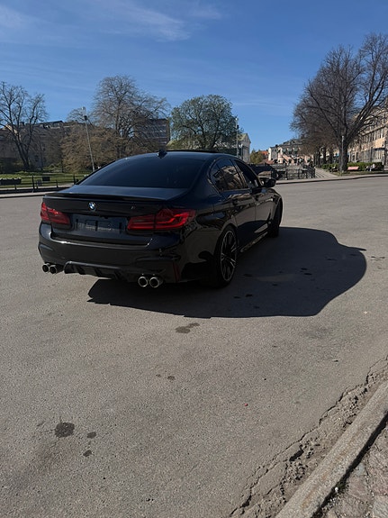 BMW M5 2 of 14