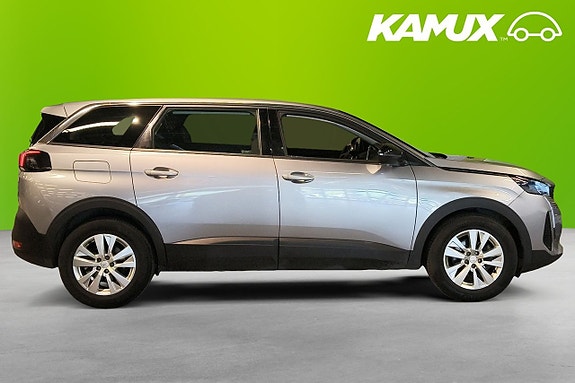 Peugeot 5008 2 of 5