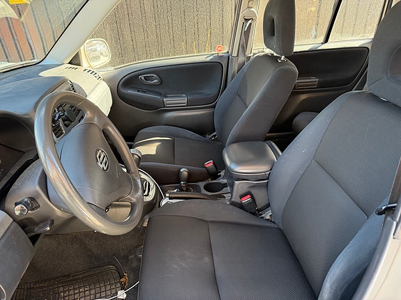 Suzuki Grand Vitara 3 of 6