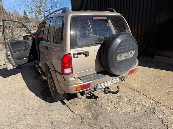 Suzuki Grand Vitara 6 of 6