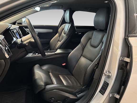 Volvo V90 Cross Country 9 of 19
