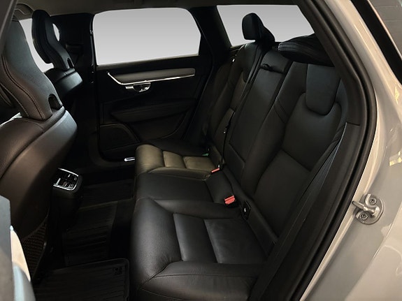 Volvo V90 Cross Country 11 of 19