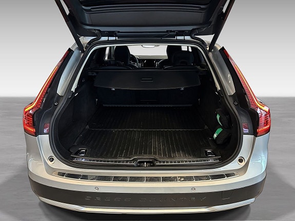 Volvo V90 Cross Country 19 of 19
