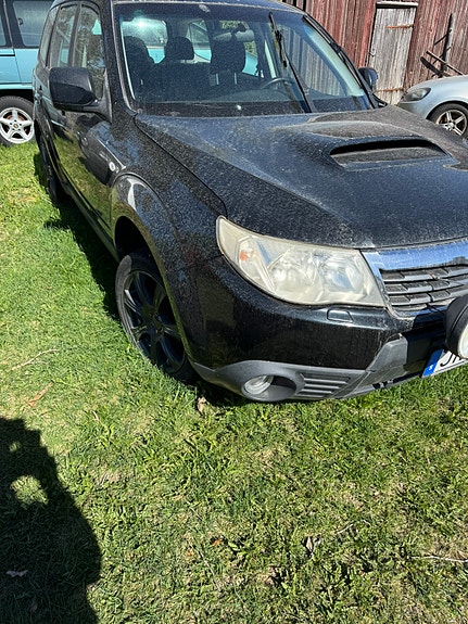Subaru Forester 2 of 4