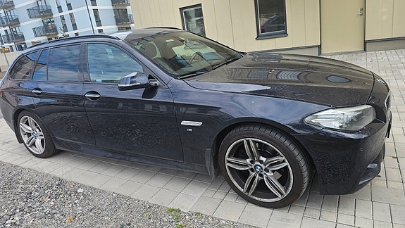 BMW 520d 3 of 5