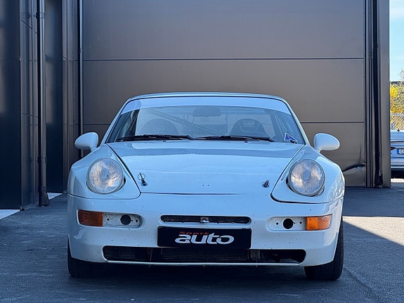 Porsche 968 3 of 5