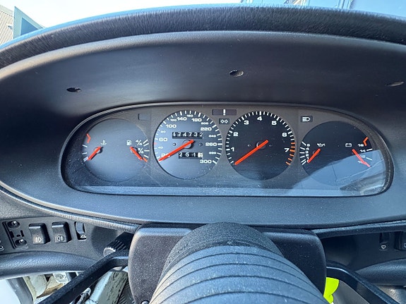 Porsche 968 12 of 13
